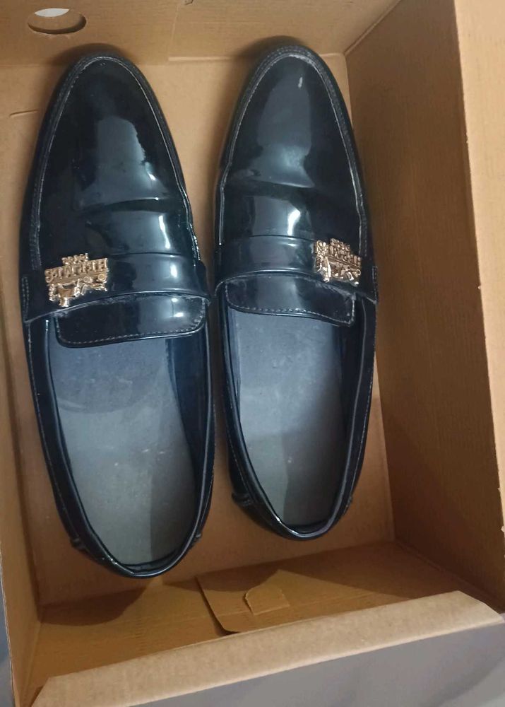 Men's Shiny Black Loafers