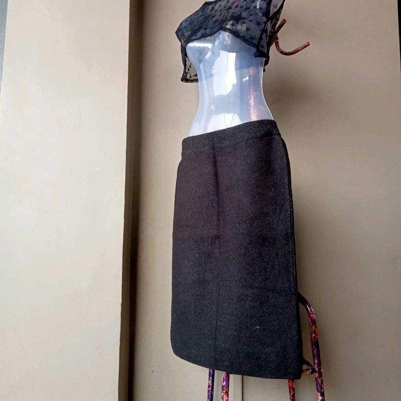 Elegant Gray Skirt