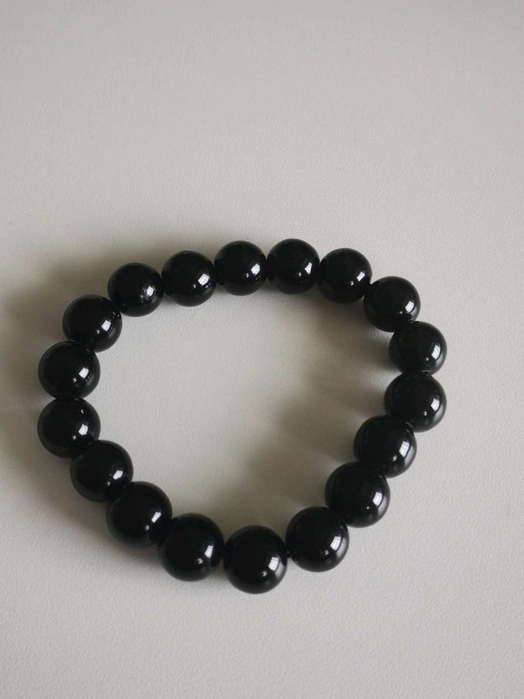 Elegant Black Beaded Bracelet