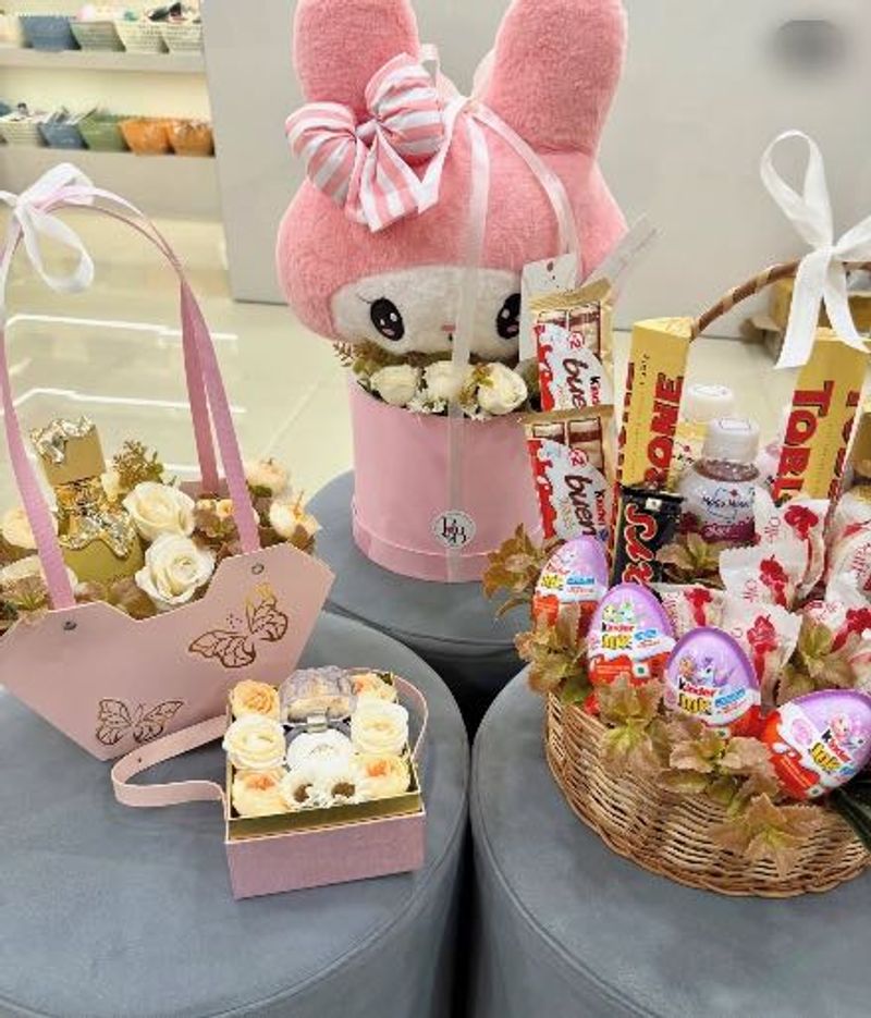 Adorable Gift Basket with Plush Toy