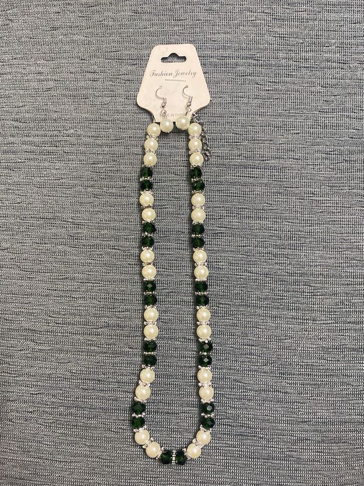Elegant Pearl &amp; Emerald Beaded Necklace Set