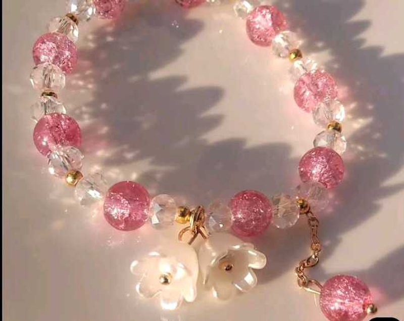 Pink Beaded white floral Bracelet