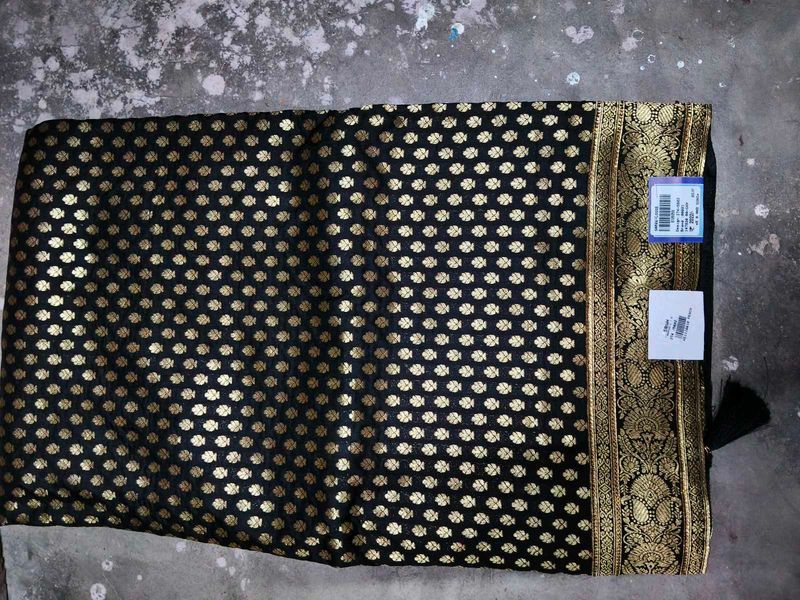 Elegant Black &amp; Gold Banarasi Saree