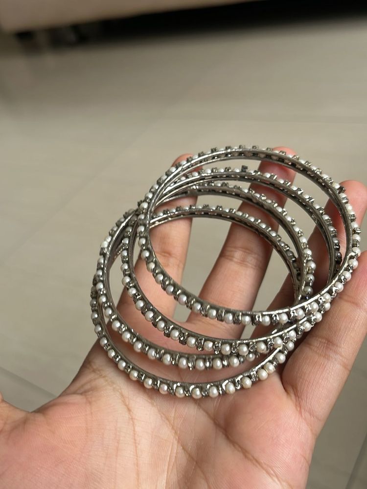 Bangles with Pearls Set Of 4
