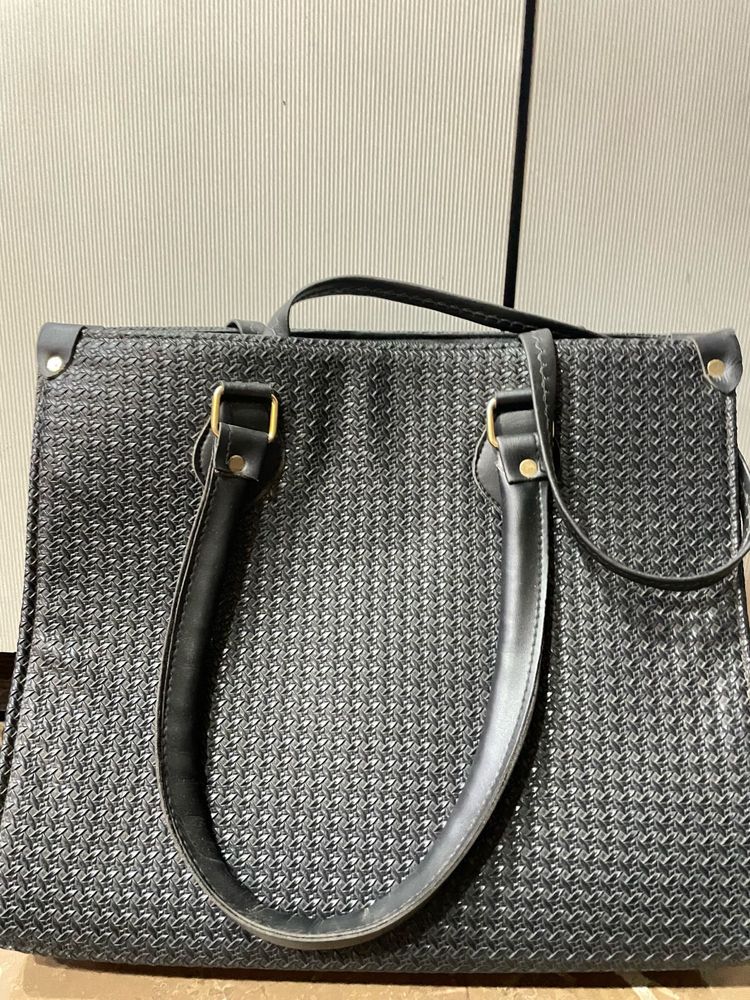 Chic Textured Black Handbag