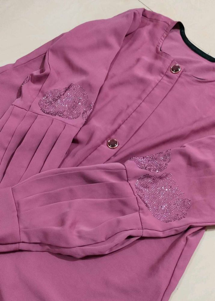 Elegant pink abhaya