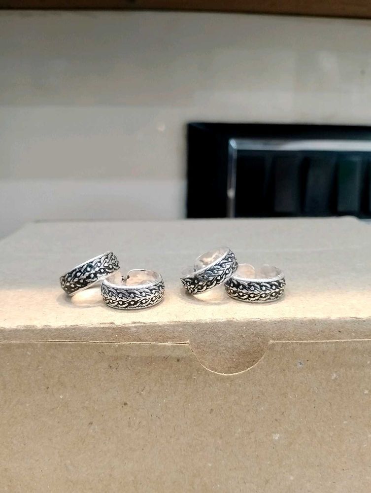 Set of 4 Unique Design toeRings