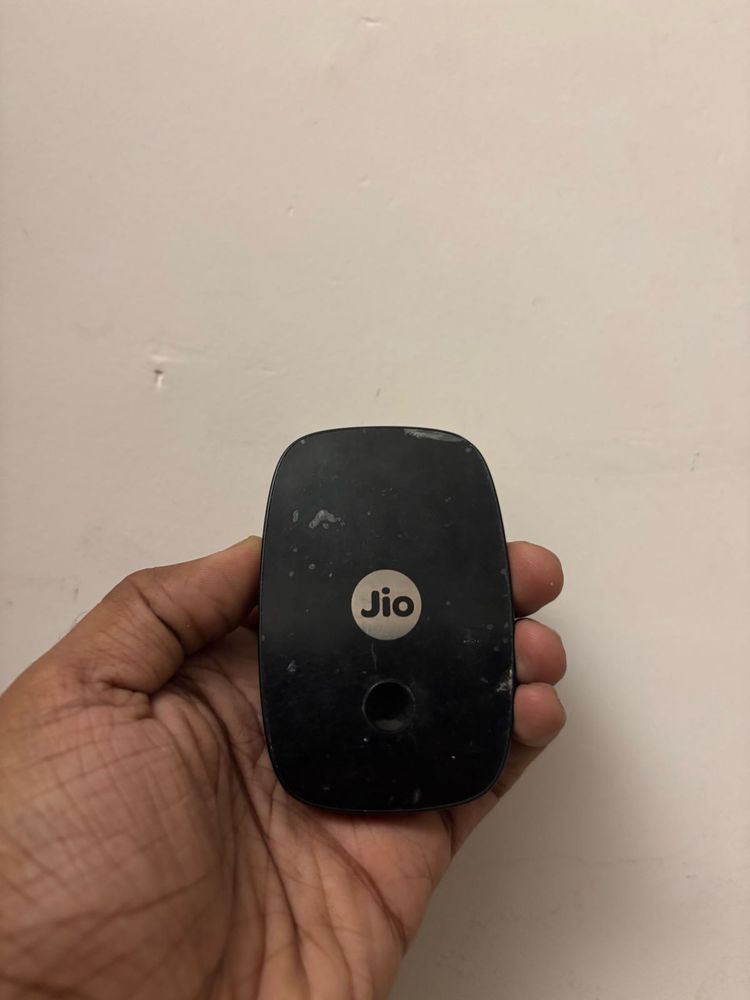 JIO Hotspot Device - Router cum SD Card Reader