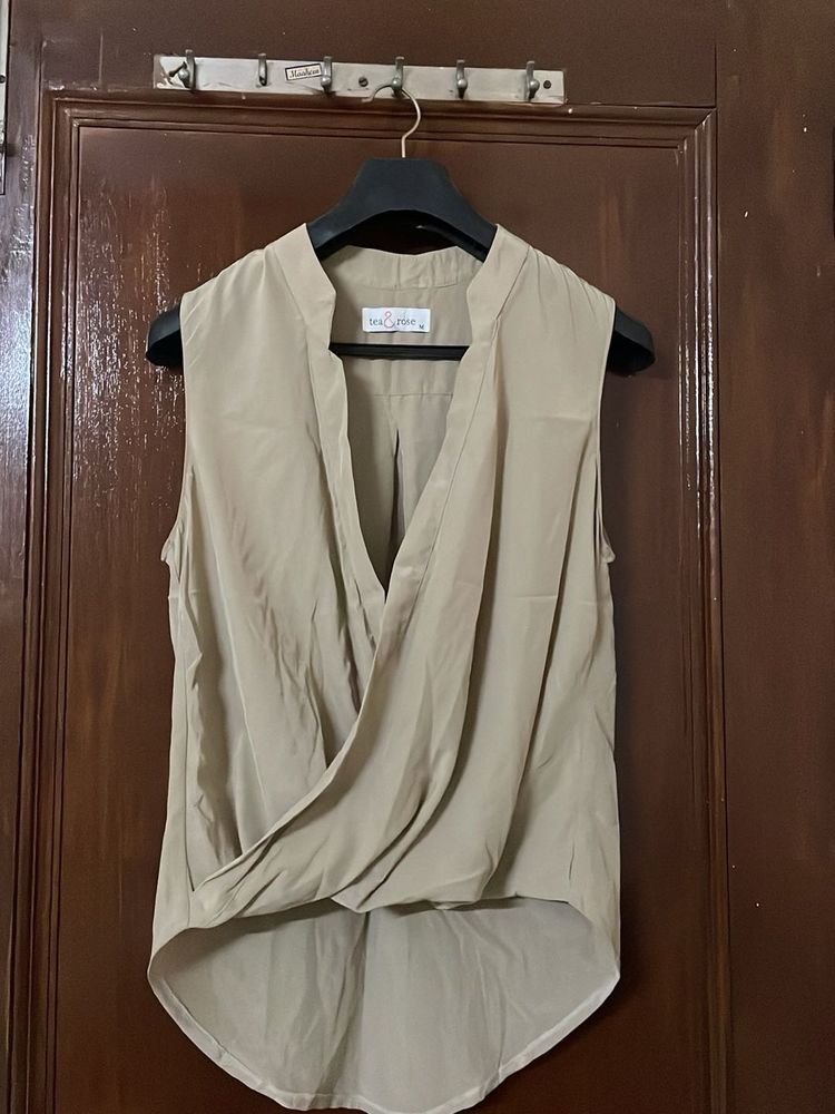 Elegant Sleeveless Drape Top