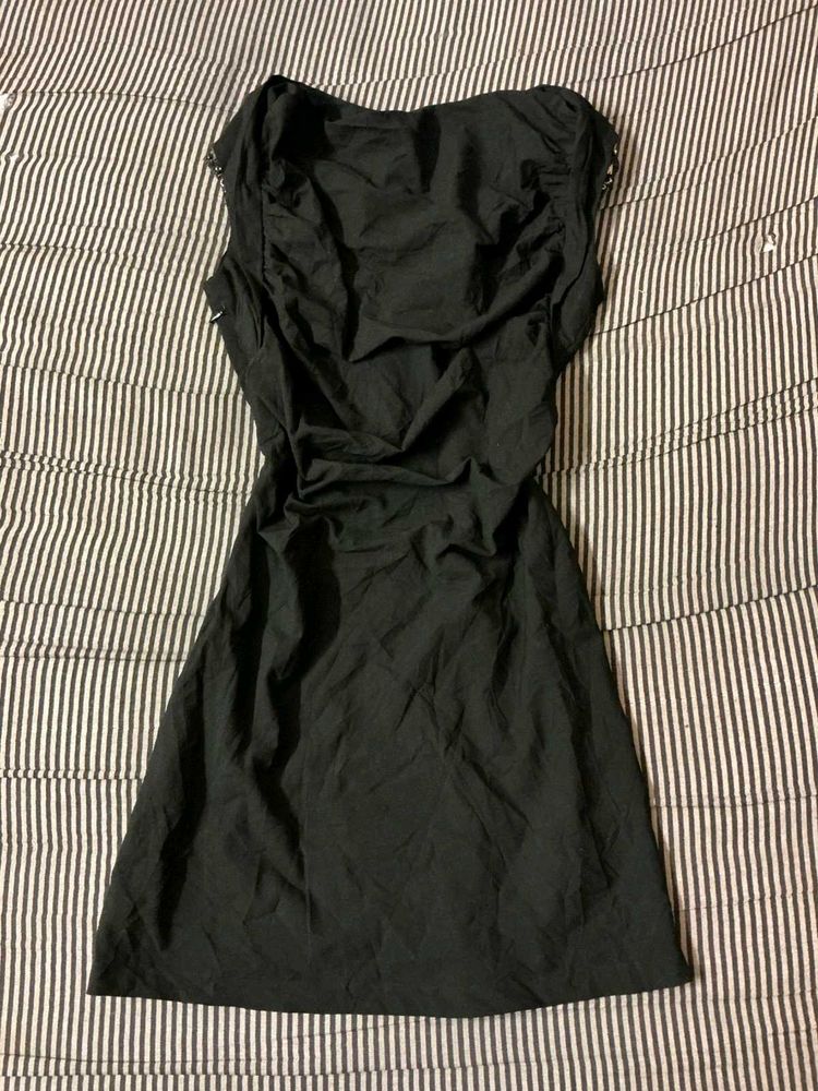 Chic Black Sleeveless Dress