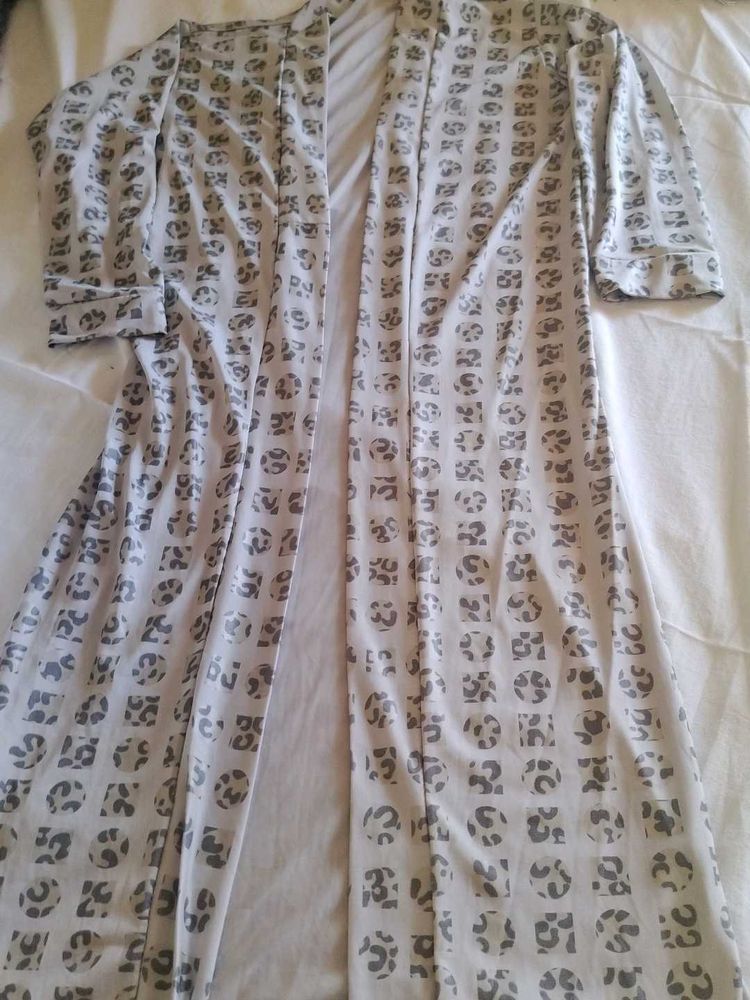Lightweight Printed Robe