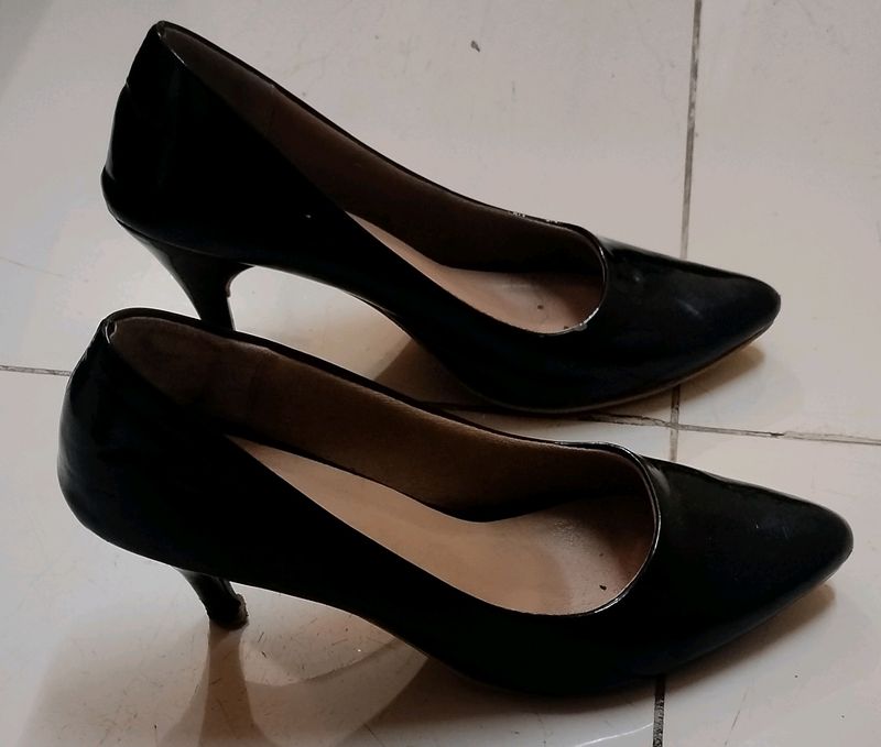 Black Stilitoes Heels