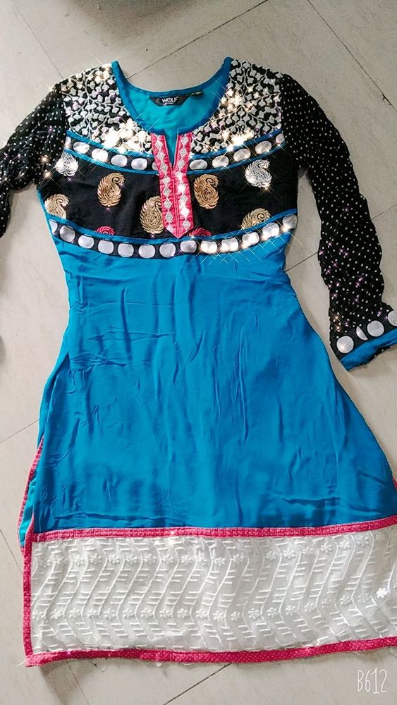 Blue And Black Colour Dot Kurti long Slevees