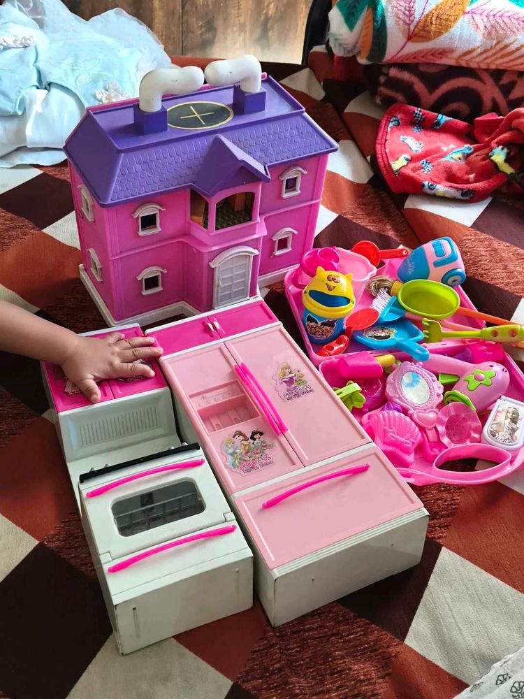 Dollhouse &amp; Accessories