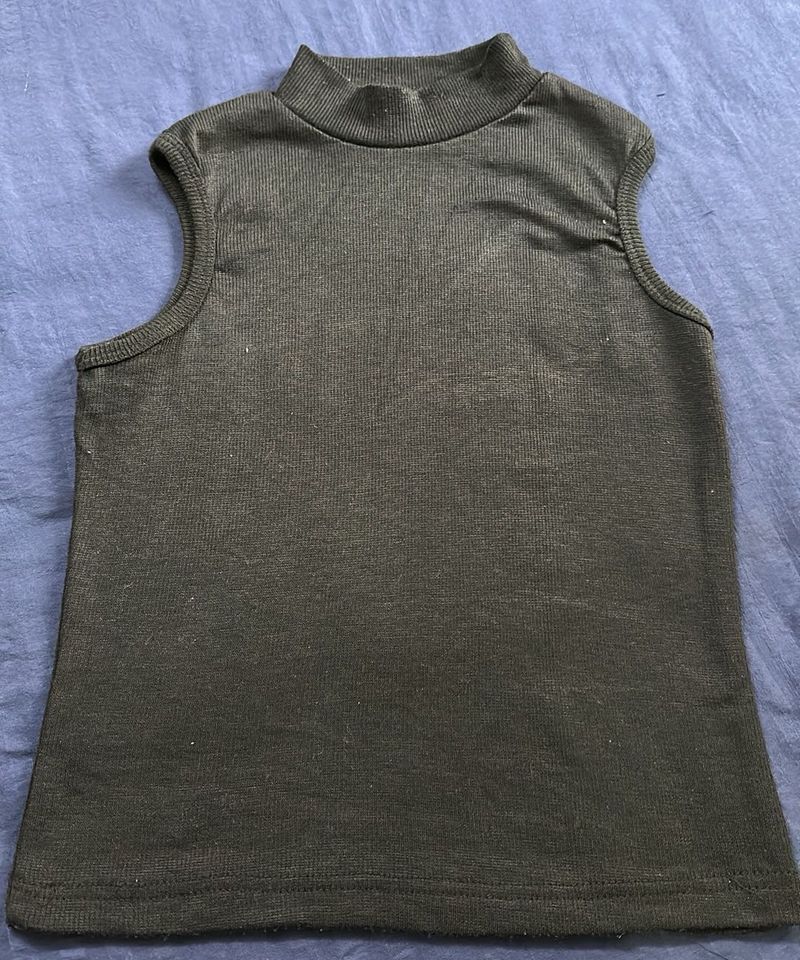 Sleeveless black Top