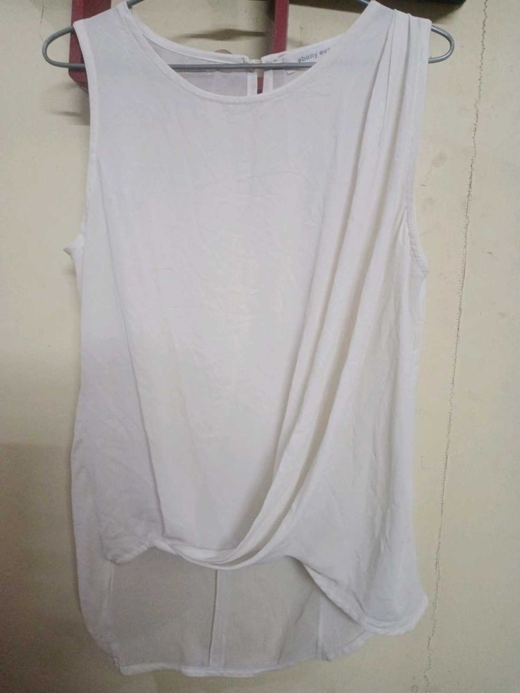 Chic White Sleeveless Top