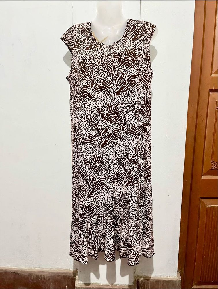 Chic Animal Print Midi Dress
