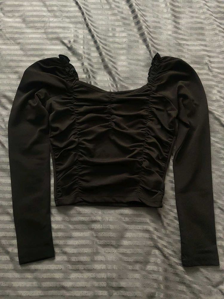 Chic Ruched Long Sleeve Top