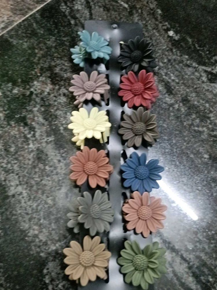 Set of 12 Daisy Flower Hair Clips