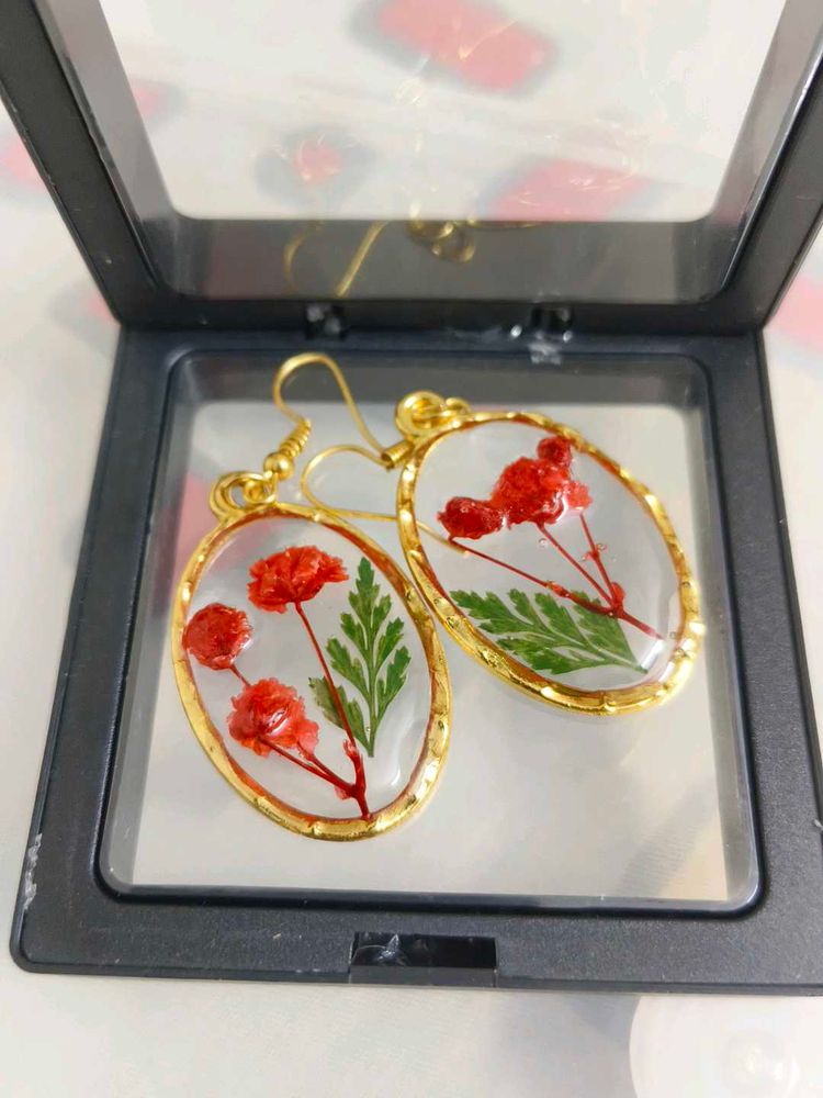 Dried Flower Oval Earrings