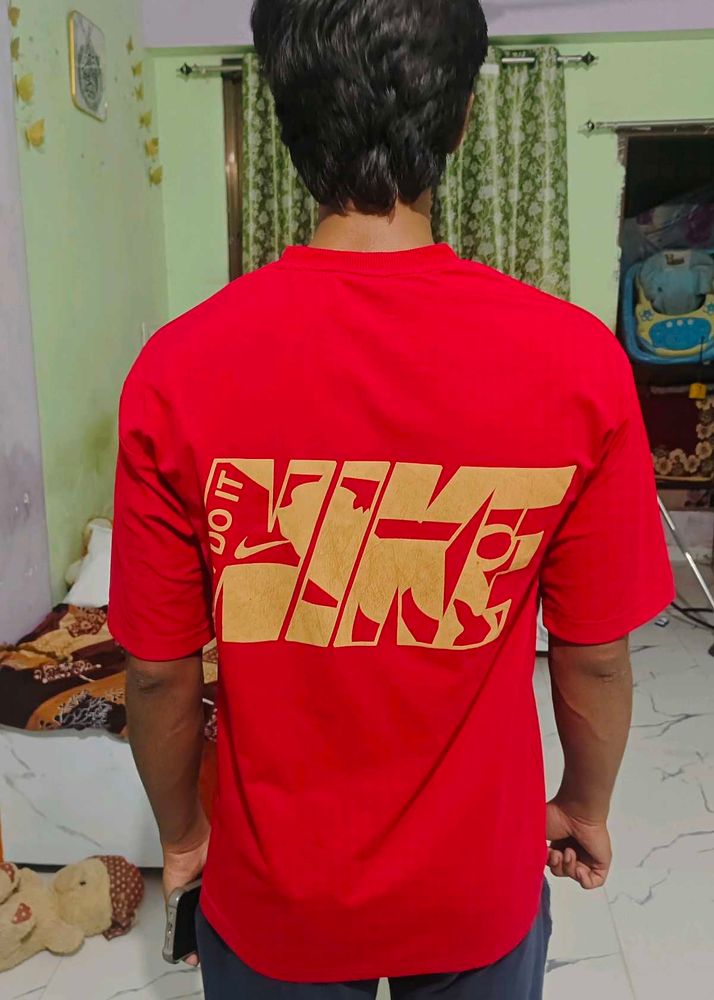 Nike tshirt size M