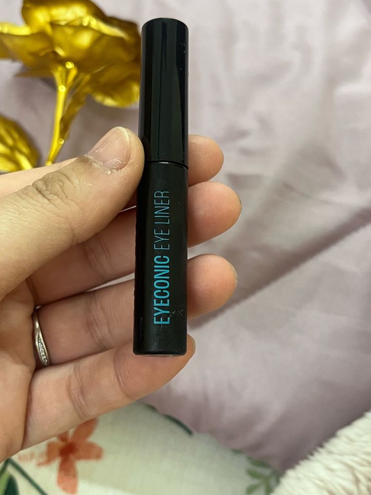 Iconic Eye Liner