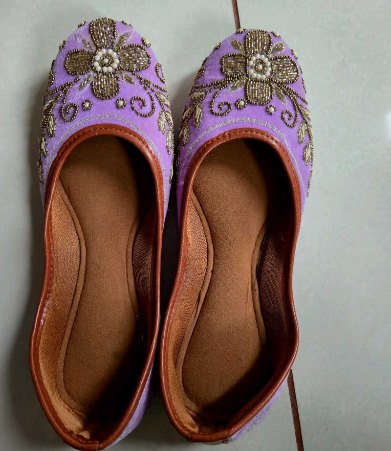 Embellished Juttis/Mojaris - Purple