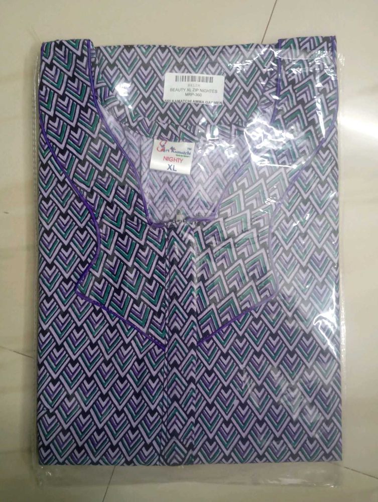 Comfortable Zip Type Printed Nighty XL
