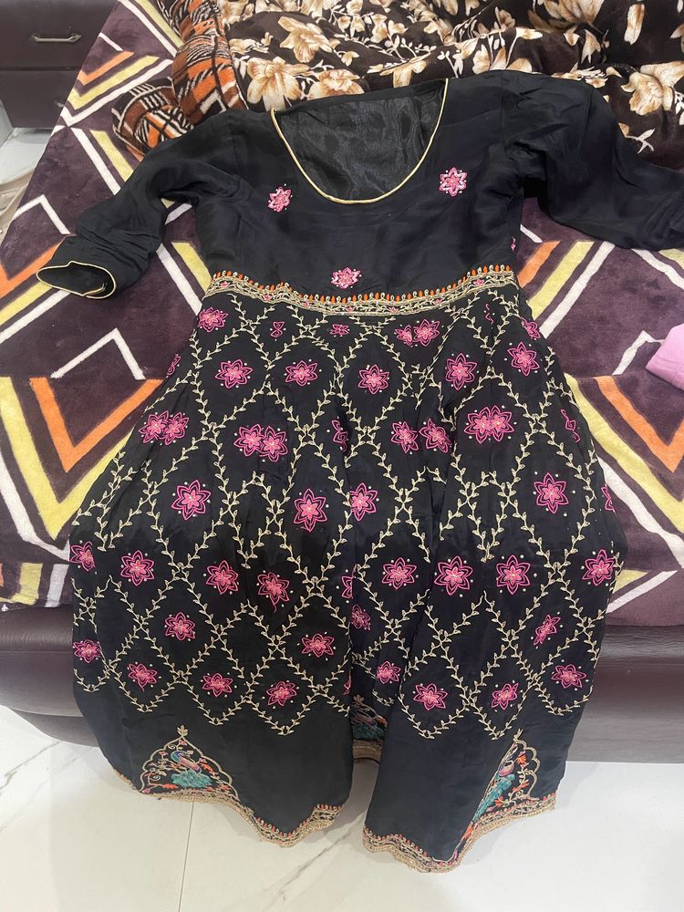 beautiful silk frock without bottom and dupatta