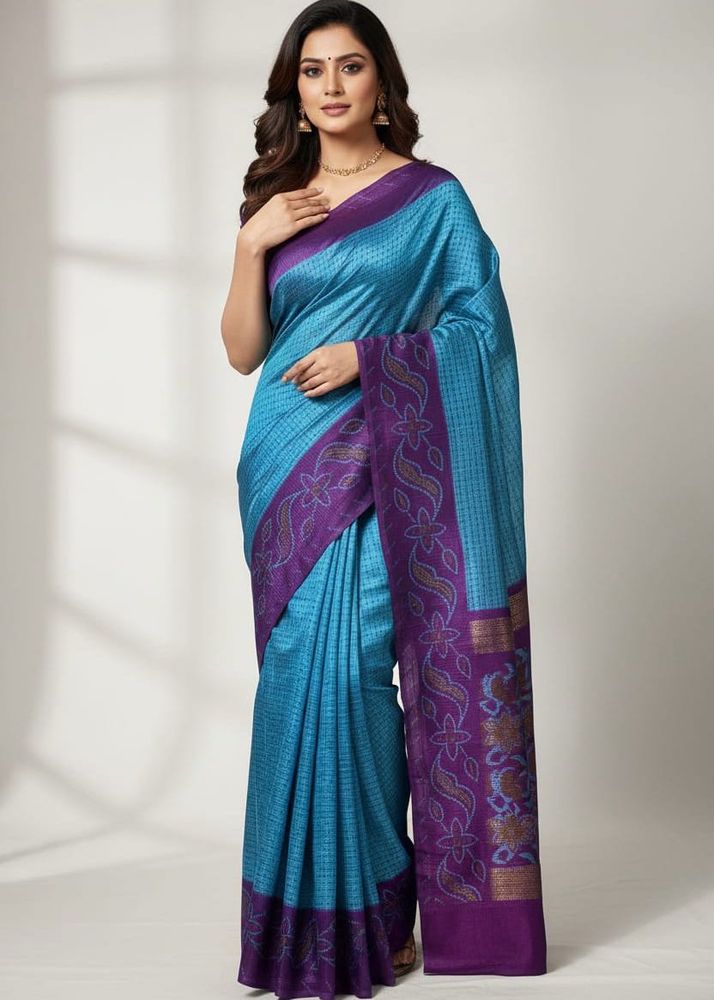 Versatile Saree With Floral Motifs