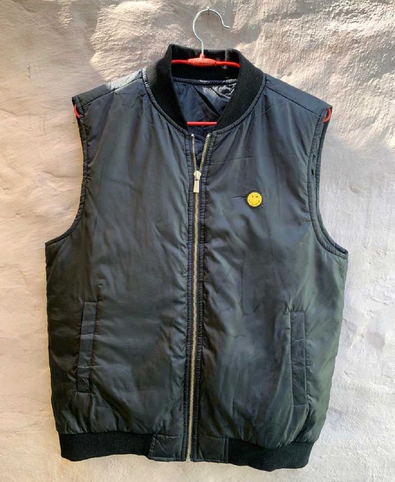 Black Sleeveless Padded Jacket