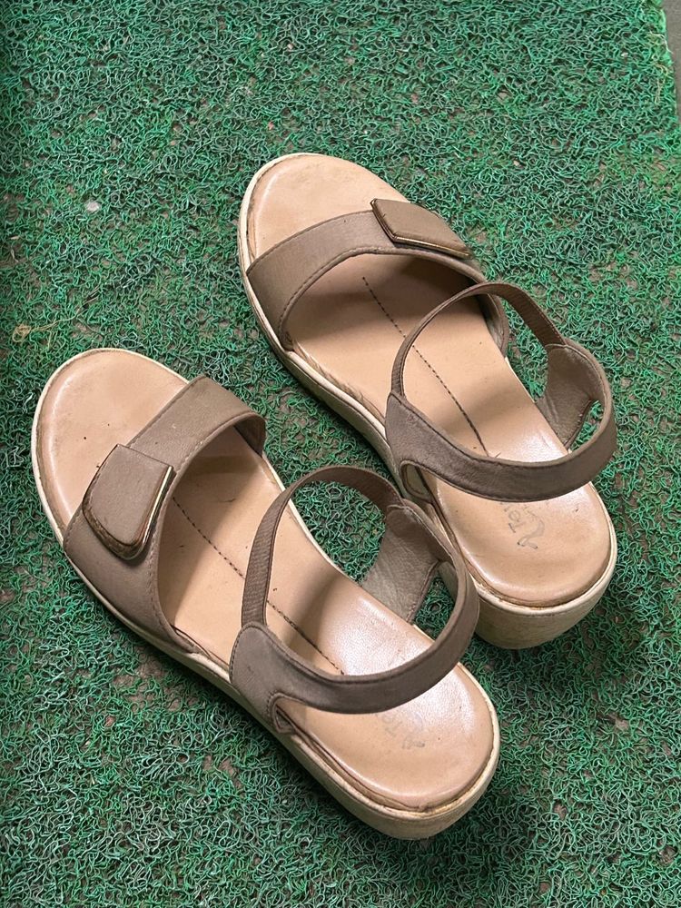 Comfortable Beige Sandals