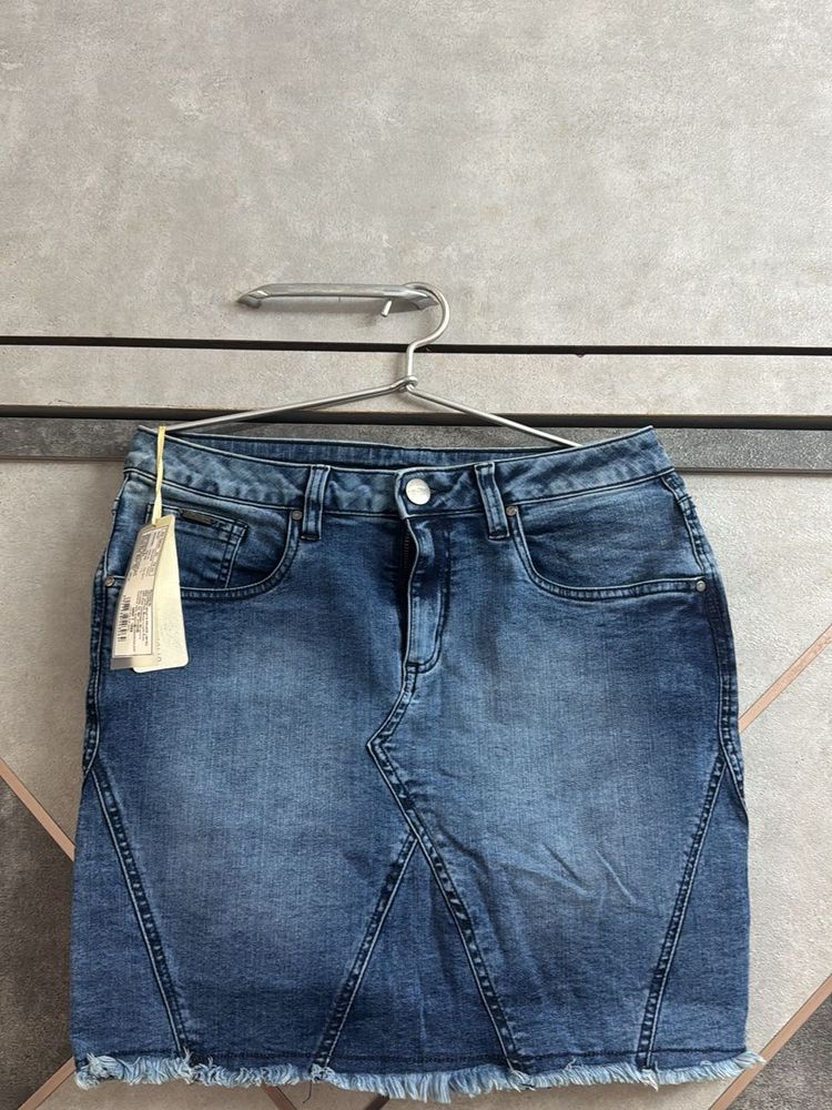 Stylish Blue Denim Skirt