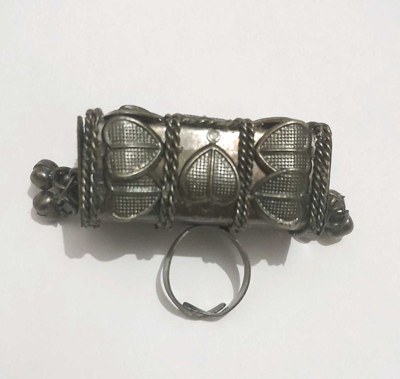 Unique Vintage Silver Ring
