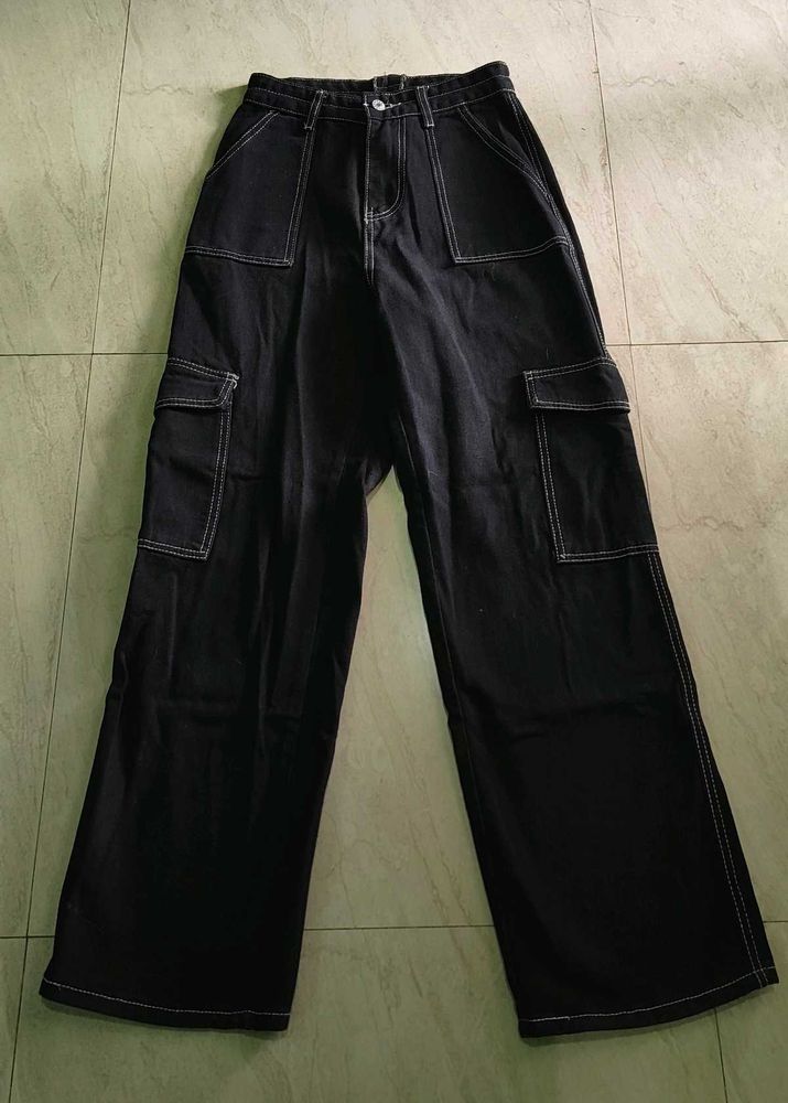 Urbanic baggy cargo jeans