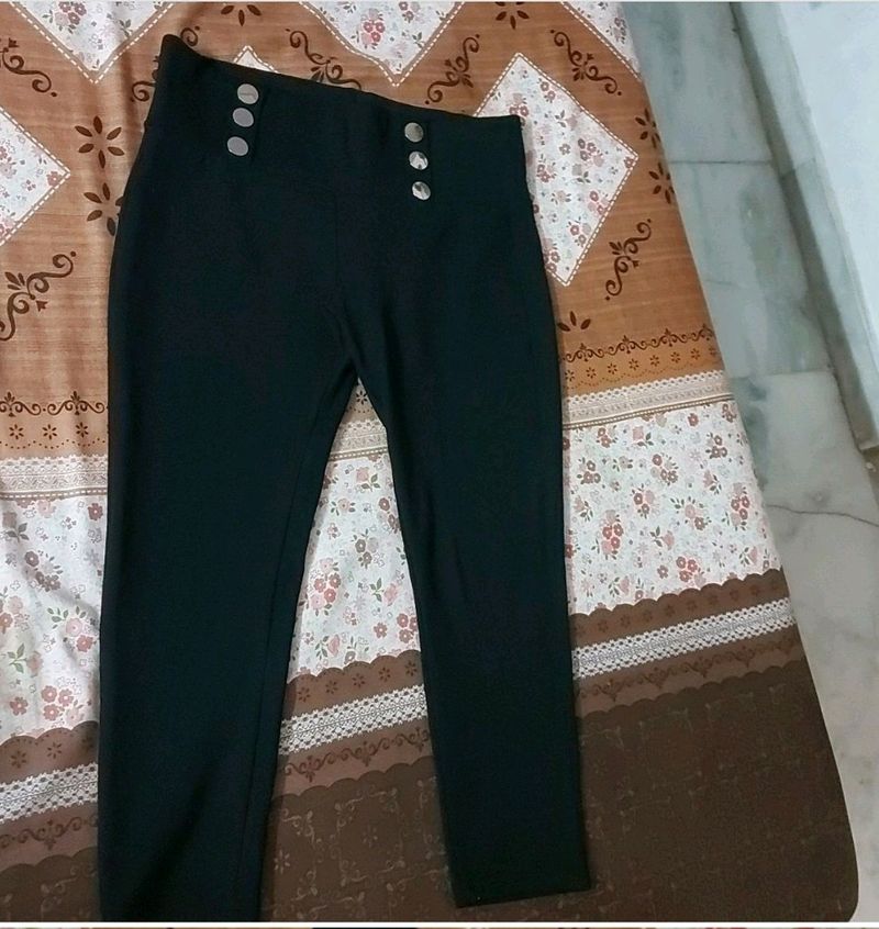 💯 Z black super stretchable jegging , its totally new never worn . Only single flaw is that it is short in lenght . So that's why i couldn't wear .