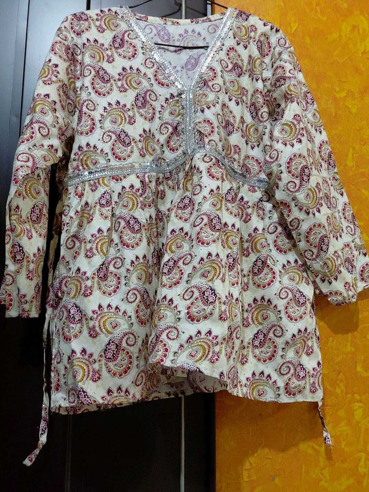 Paisley Print Embellished short kurti , with jhumk