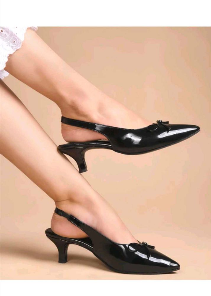 Chic Black Slingback Heels