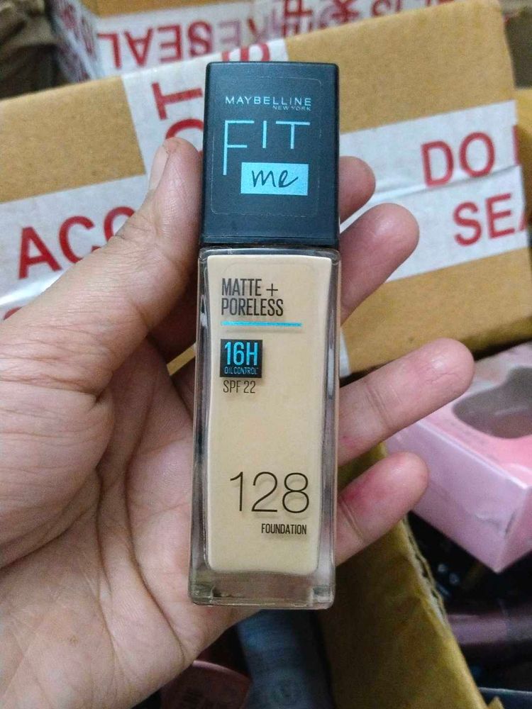 Maybelline fitme 16 hours matte+poreless foundatio