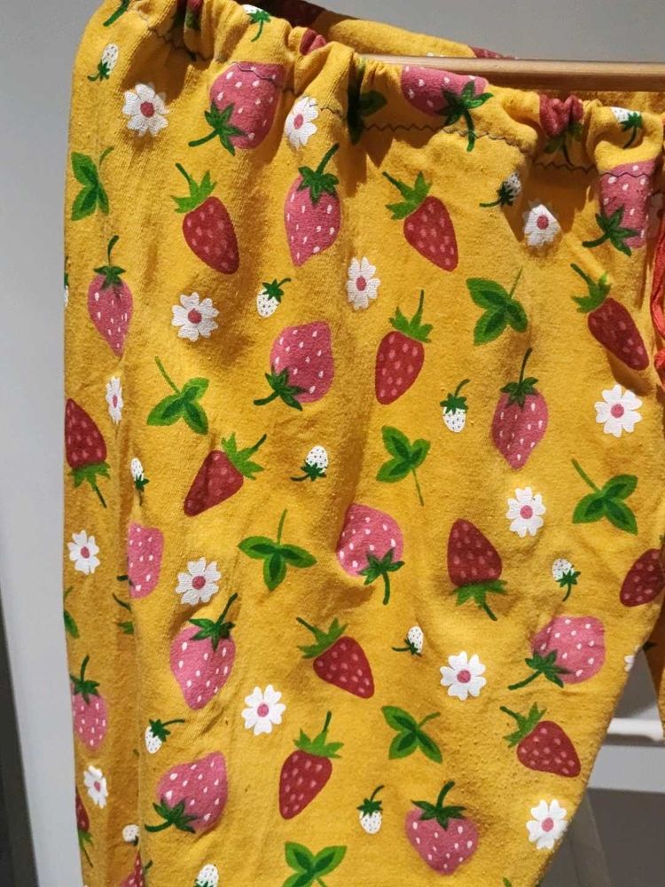 XL - Cute Strawberry Pajama Pants