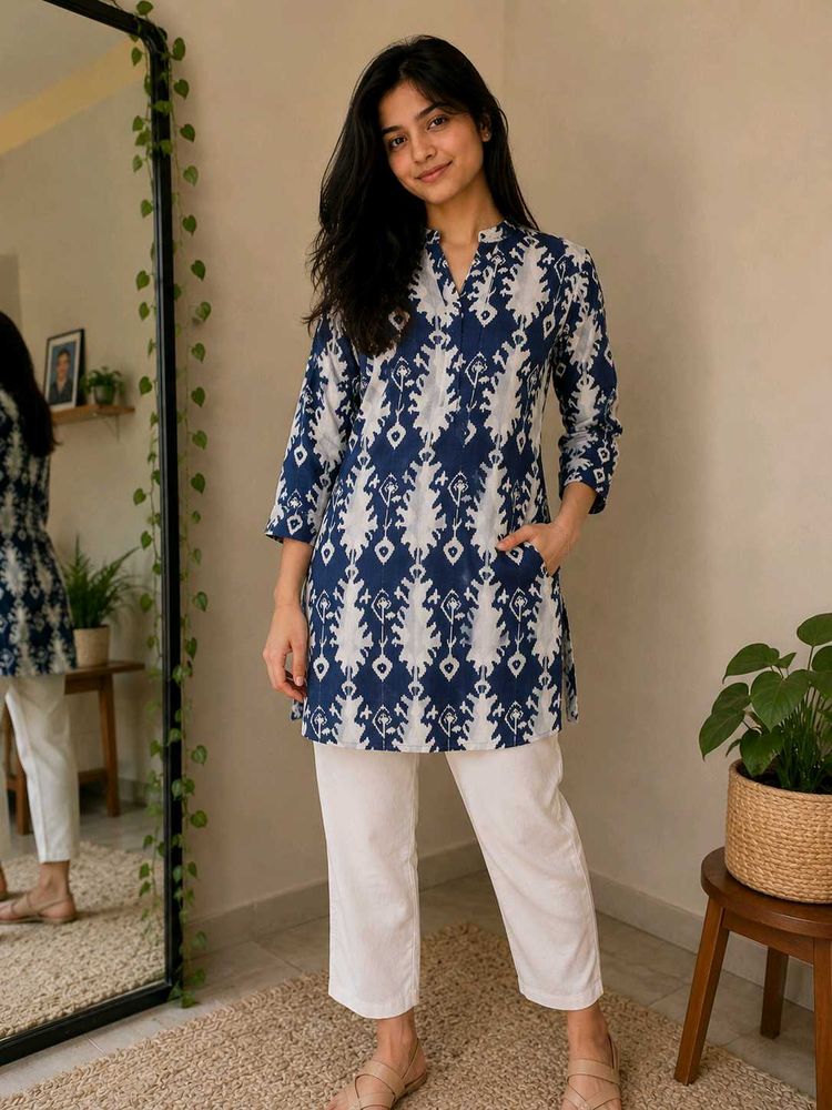 Blue &amp; White Ikat Print short Kurta