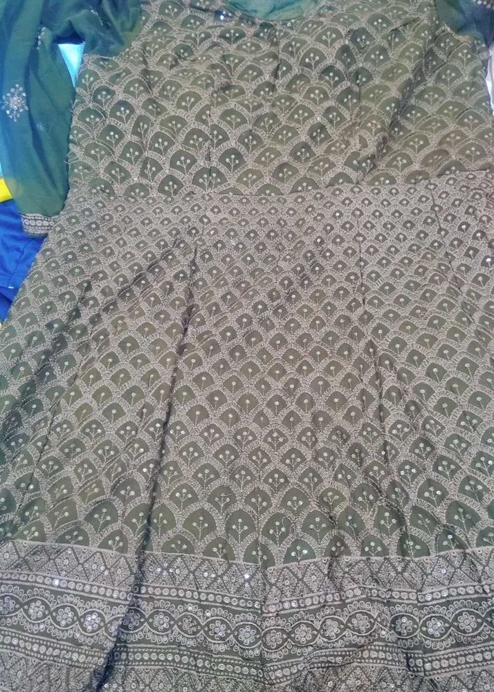 anarkali frock with elephant plazo looks like new