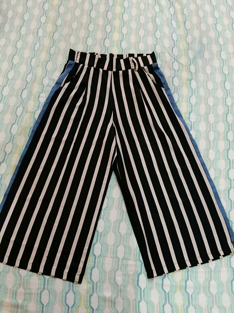 Striped Wide-Leg Cropped Pants