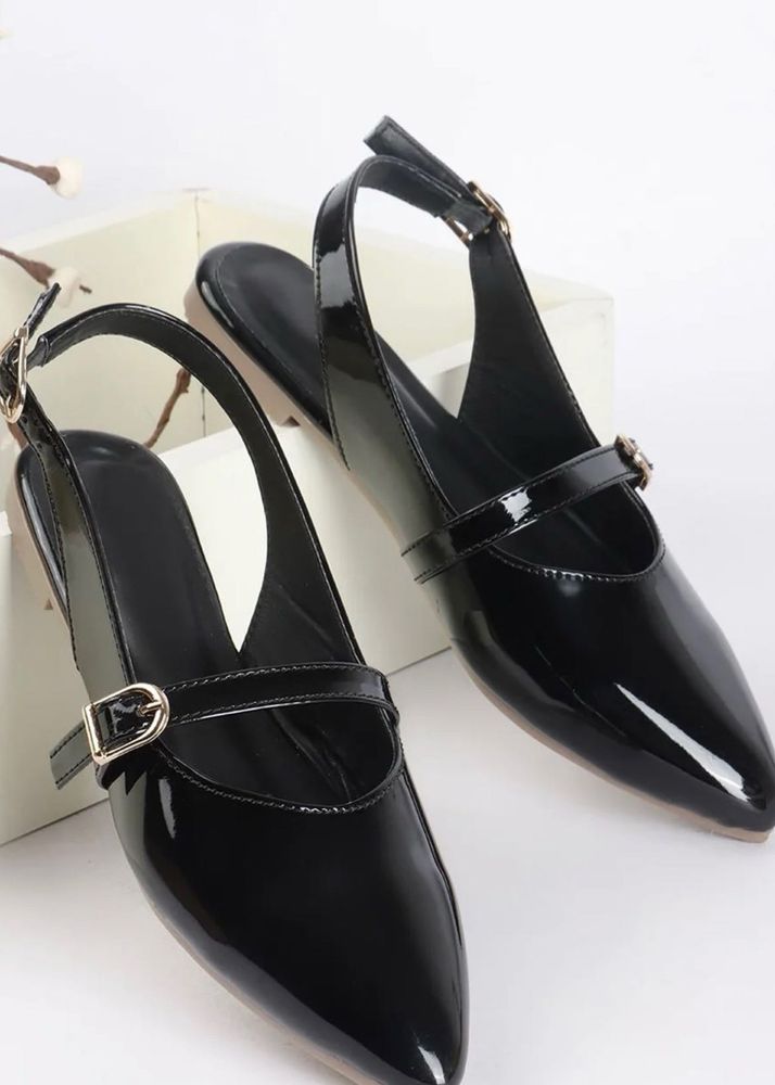 Chic Black Patent Slingback Flats