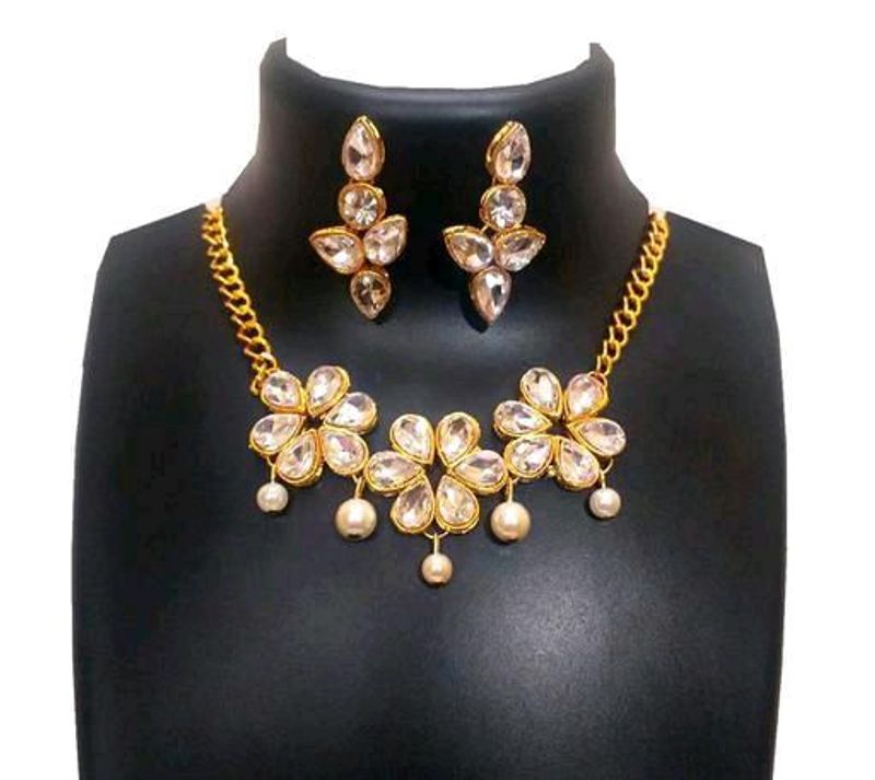 Floral necklace
