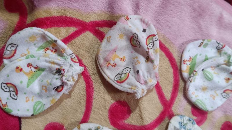 Cute Baby Mittens with Animal Prints