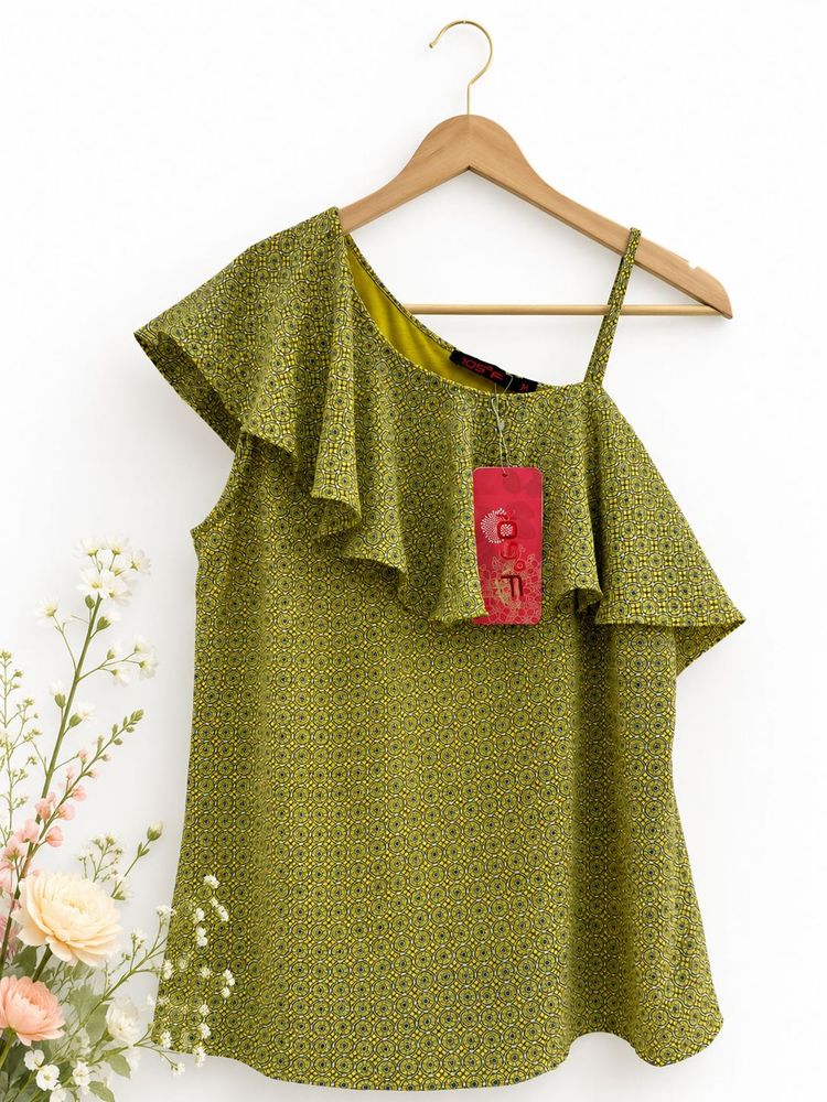 109°F Women’s One-Shoulder Top | Size M |