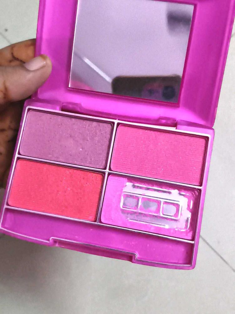 ads 4 IN 1 BLUSHER PALETTE FOR WOMEN AND GIRLS (MU