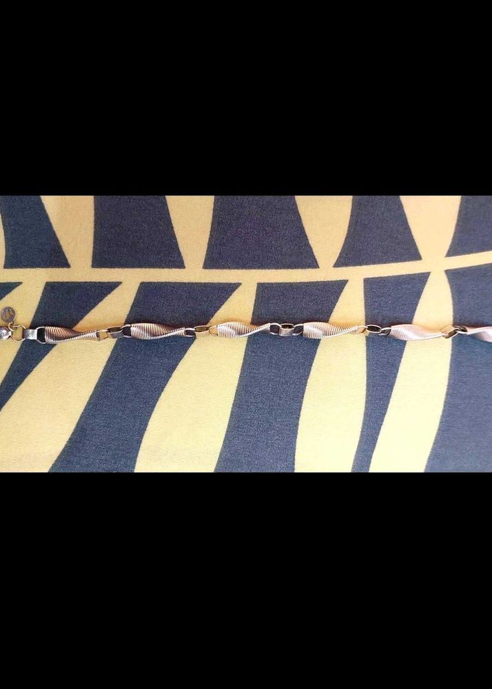 Elegant Silver Twisted Bracelet