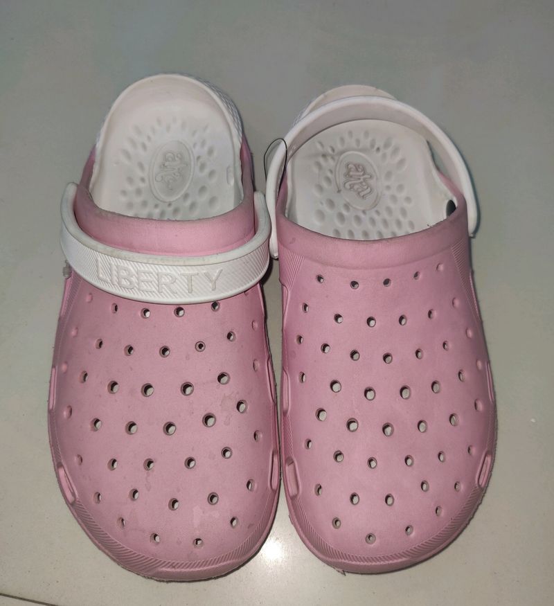Liberty Women Casual Clogs. Good Condition.